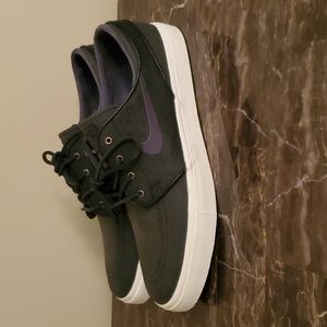 Ostrich-Textured Leather Nike SB Zoom Air Stefan Janoski Skateboard Sneakers